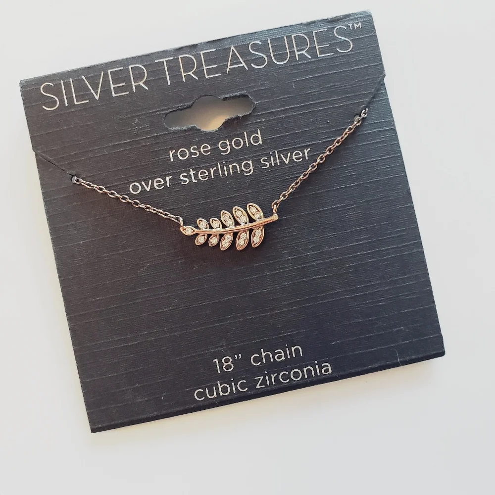 NWT! Rose Gold Necklace